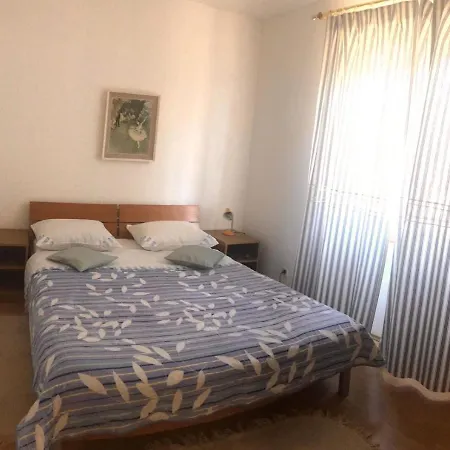 Elena * 本科瓦茨