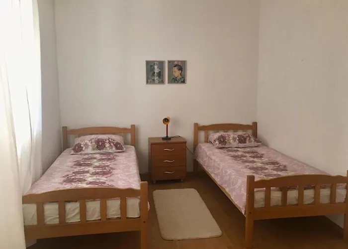 Elena * Бенковац